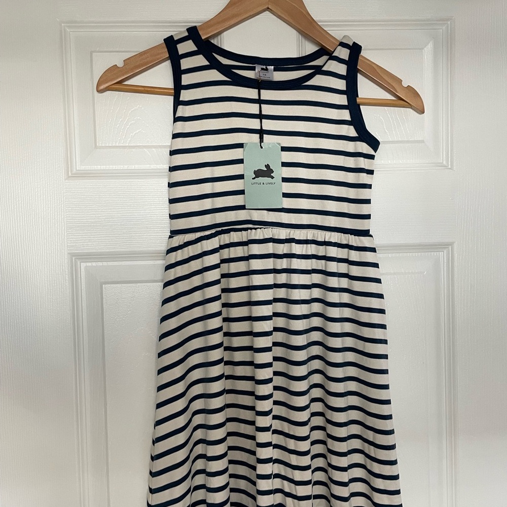 Charming Striped Kids Dress size 7/8 in Navy and White